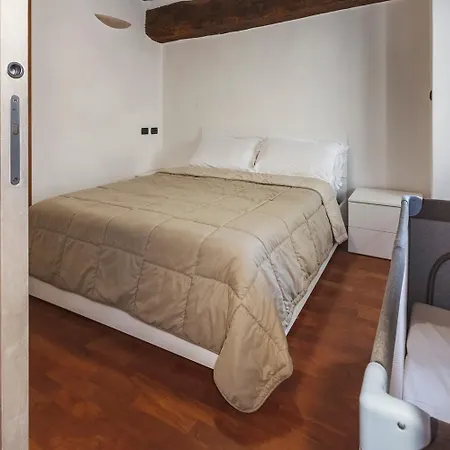 Edificio Storico In Bg Centro Con Area Esterna Privata * Bergamo