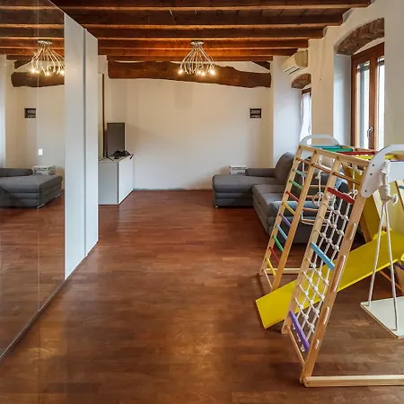 Villa Edificio Storico In Bg Centro Con Area Esterna Privata *