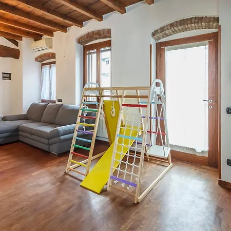 Villa Edificio Storico In Bg Centro Con Area Esterna Privata