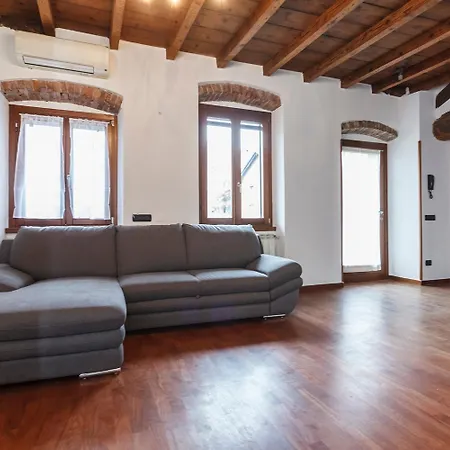 Villa Edificio Storico In Bg Centro Con Area Esterna Privata *