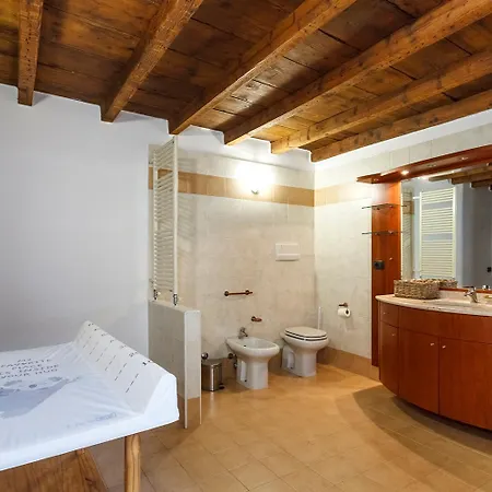 Edificio Storico In Bg Centro Con Area Esterna Privata Bergamo