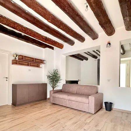 Villa Edificio Storico In Bg Centro Con Area Esterna Privata *